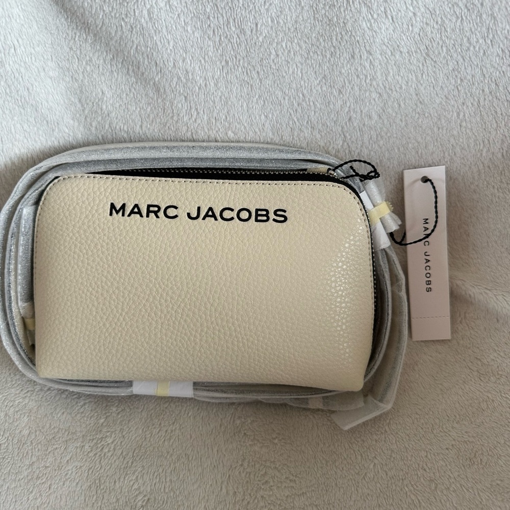 Marc Jacobs cream shoulder purse